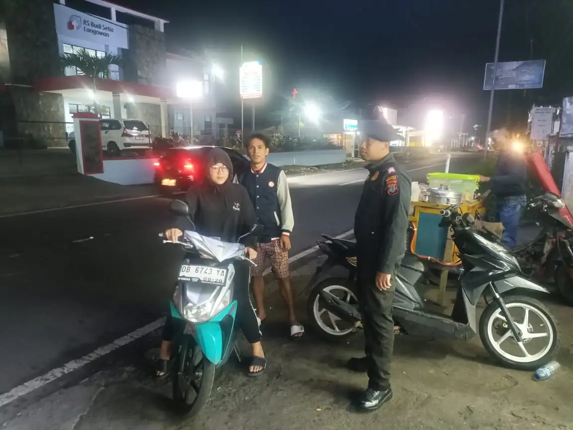 Patroli Cipkon KRYD Polsek Langowan Barat Perkuat Stabilitas Kamtibmas pada Malam Akhir Pekan